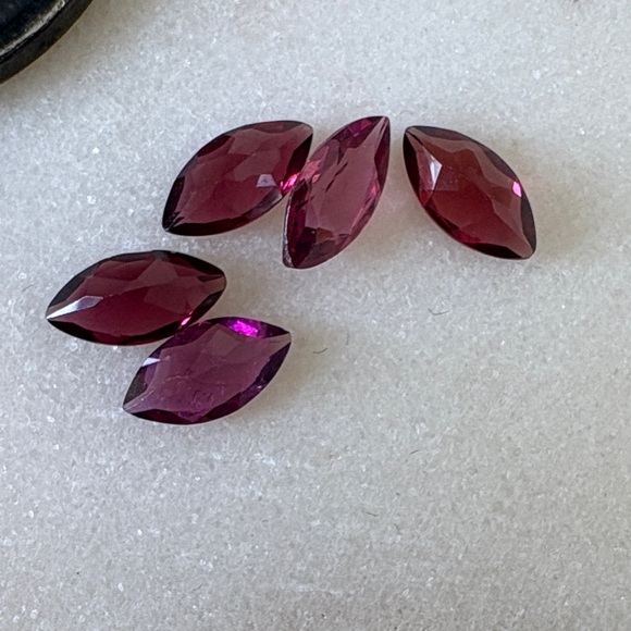 Natural Rhodolite Garnet - Picture 7 of 8